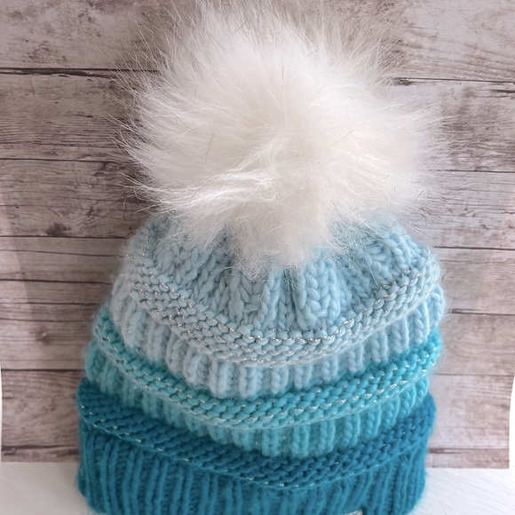 Zeroxposur Calypso Beanie w/ Pom Pom, Acrylic Winter Beanie, Size M/L w/ silver - Picture 3 of 7